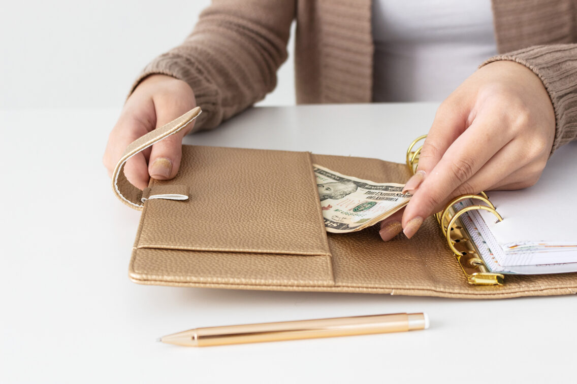 What Are The Signs You’re Being Scammed?