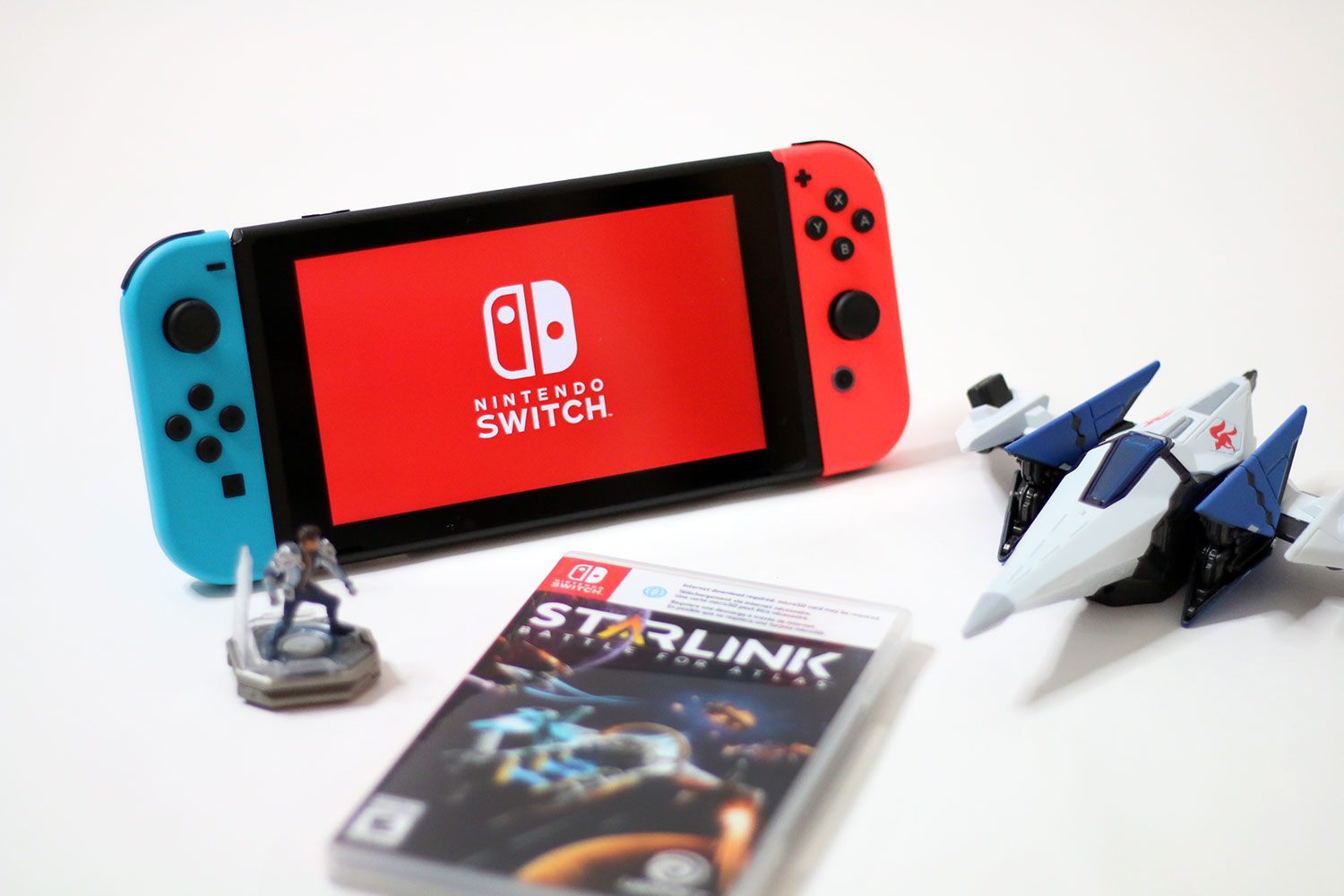 Here's What You Get Inside Starlink's Star Fox Starter Pack For