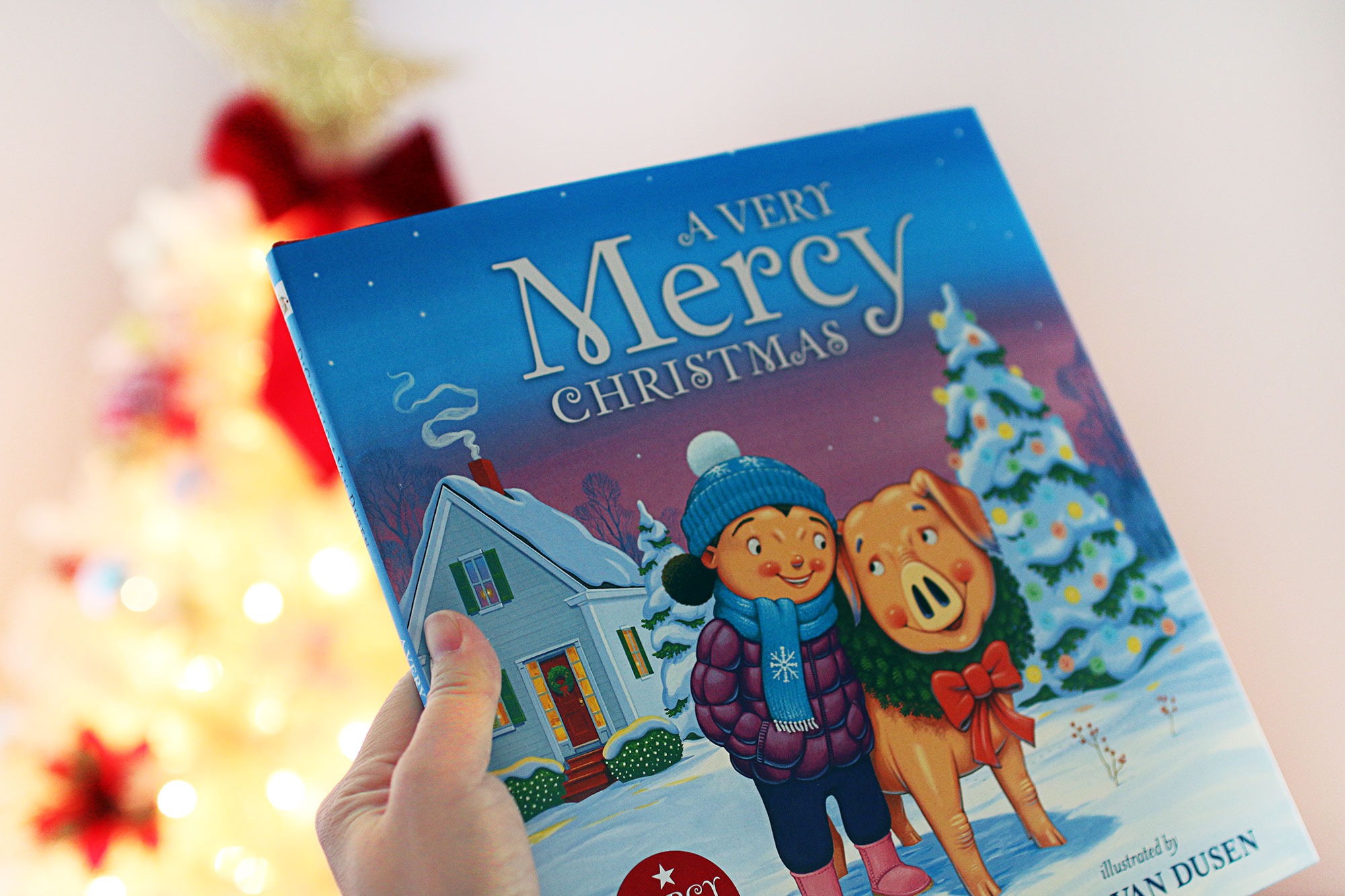Candlewick Press, Candlewick Press Books, A Very Mercy Christmas, Katie DiCamillo, Chris Van Dusen Illustration, Book Feature, Book Review