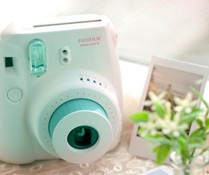 Fujifilm Instax Mini 8 Giveaway!