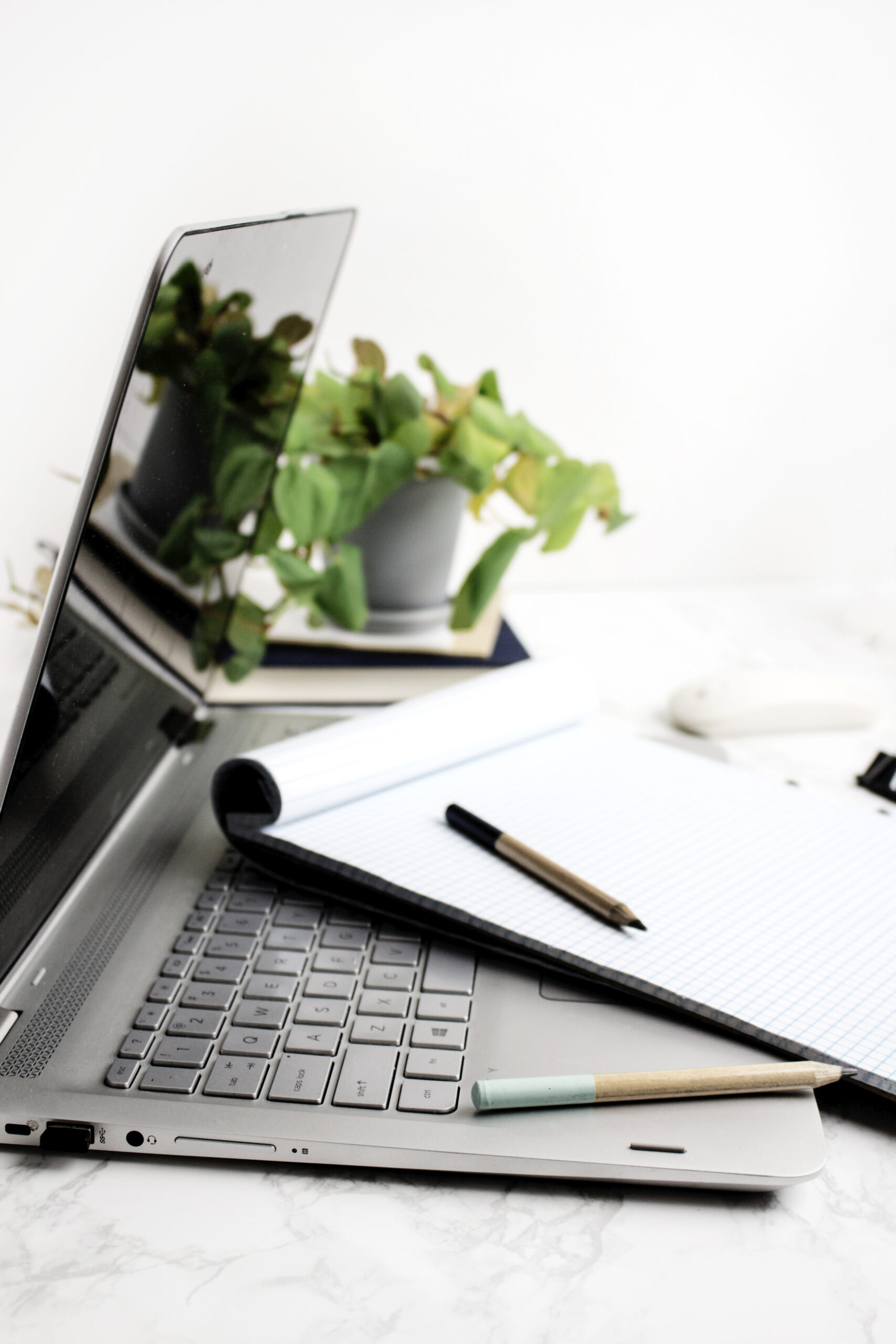 social media, marketing, blogging, blogger, office, work, home office, desk, notes, content, marketing, organizing, planning, planner, journal, business, small business, small biz