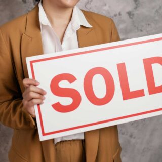 Finishing Touches That Will Make Your Makeup Pop!