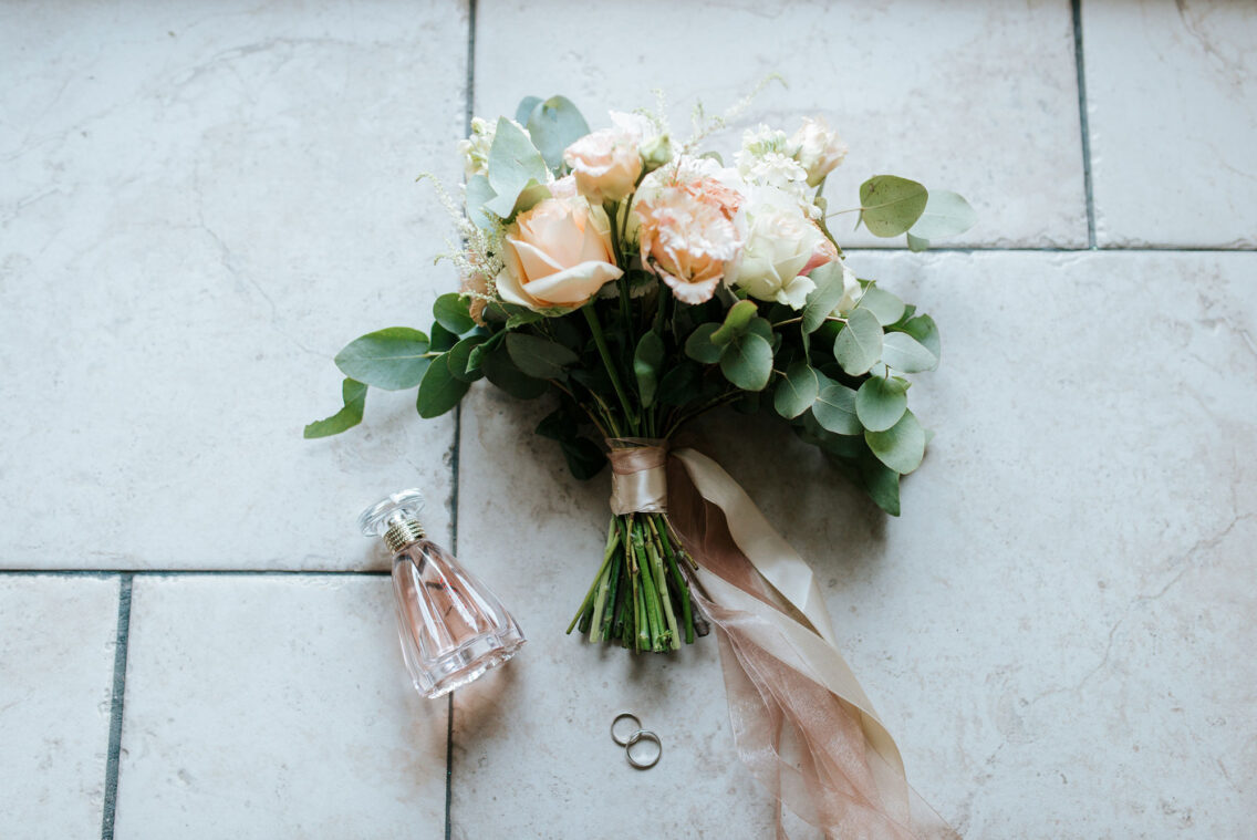 Groom Notes: Buttonholes!