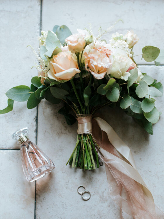 Groom Notes: Buttonholes!