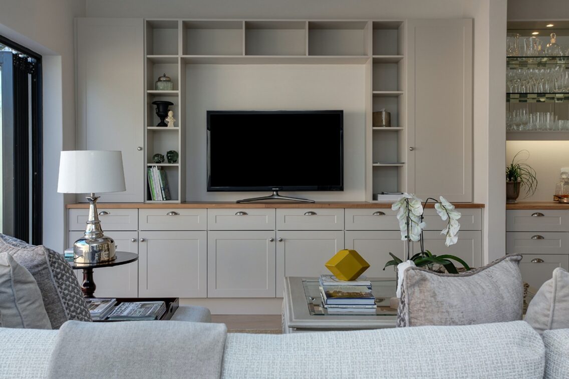 5 Simple Tips For Making Your Living Room Feel Bigger