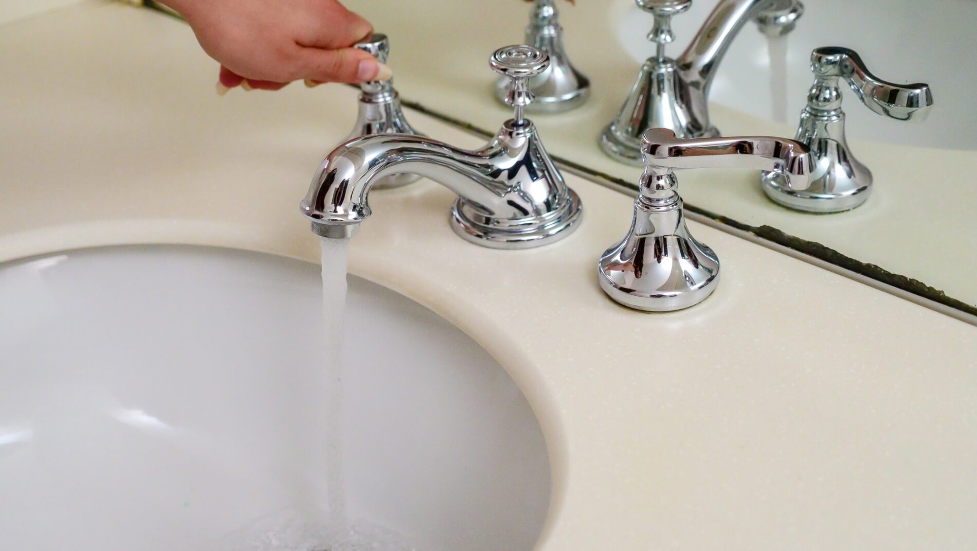 faucet, water, leak, repair, cleaning, disinfecting