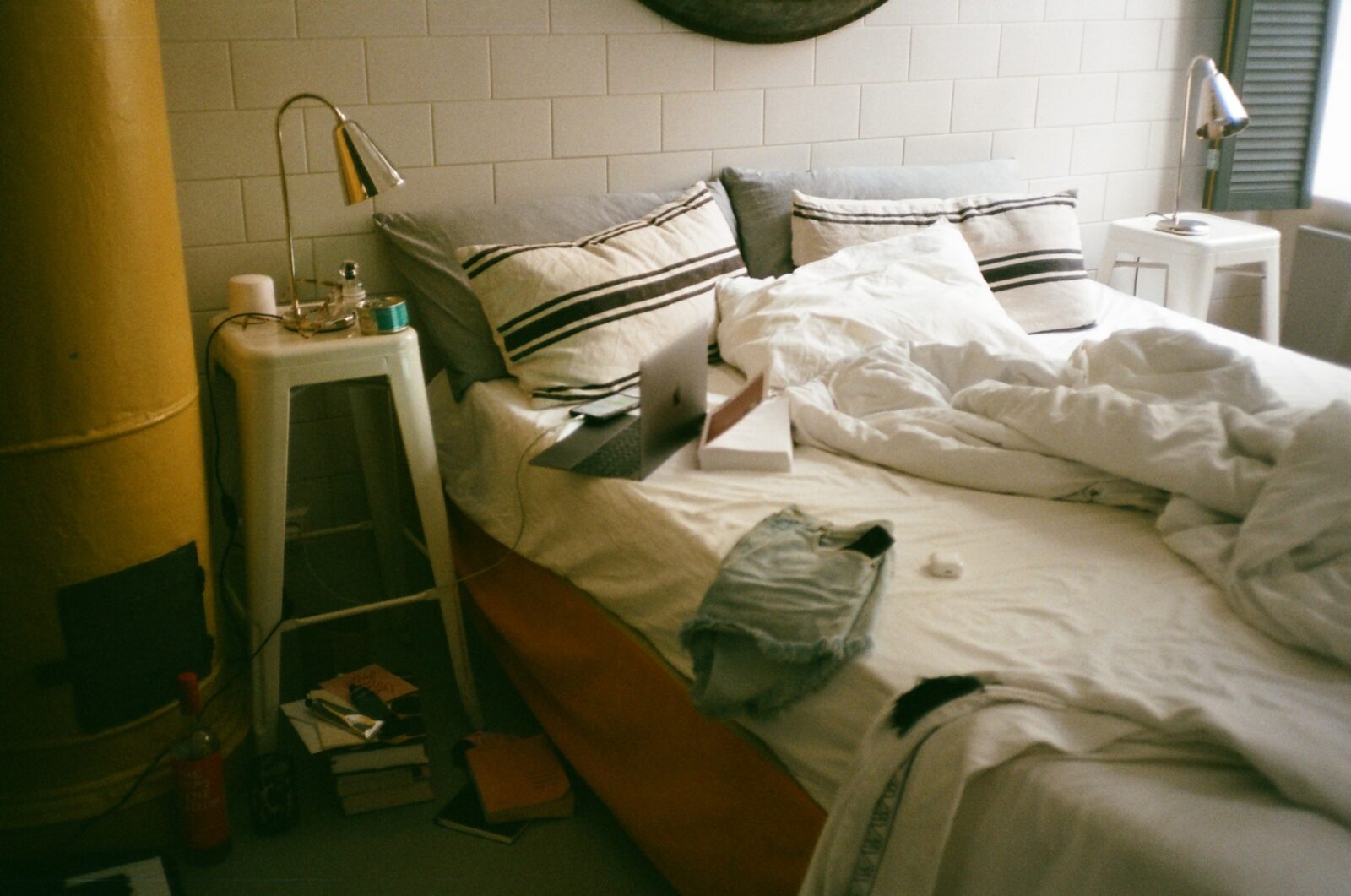 clutter, mess, messy, organization, organize, marie kondo, room