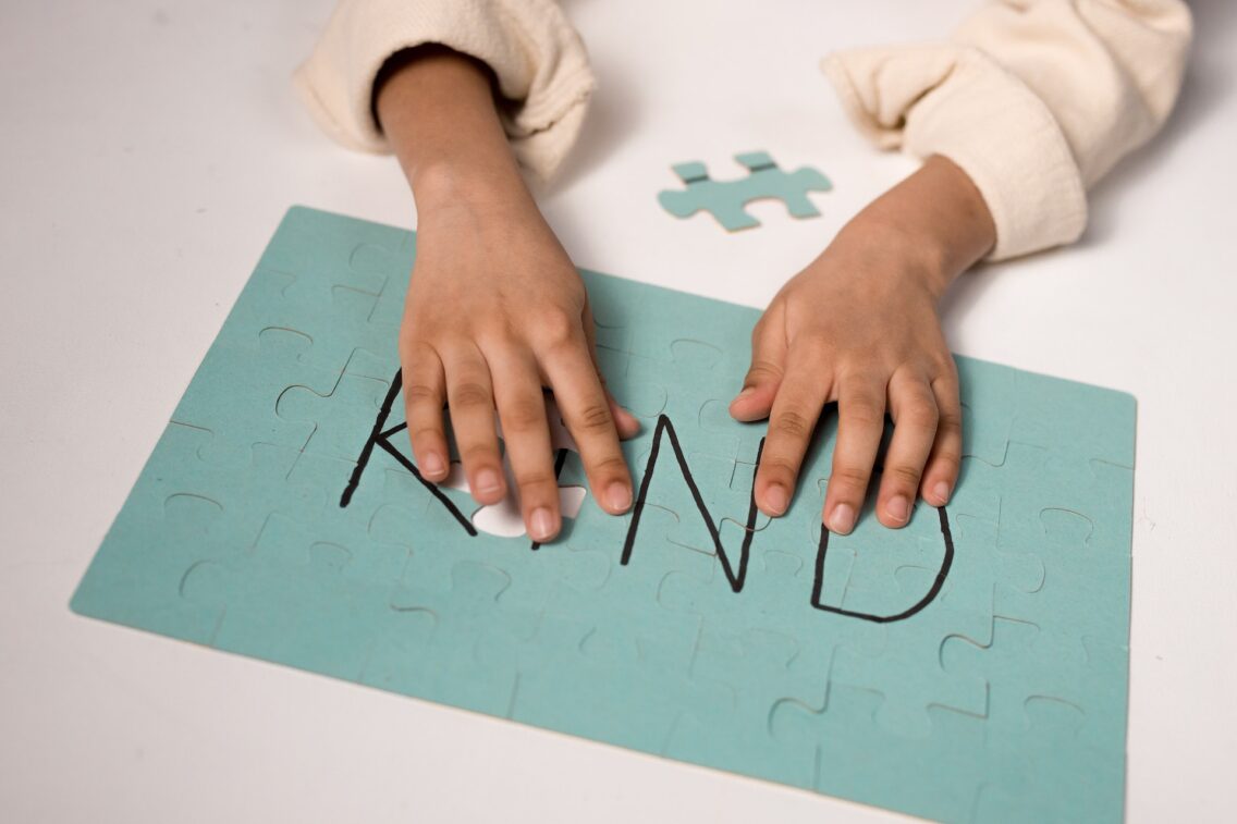 5 Tips to Teach Your Kids to Be Kind