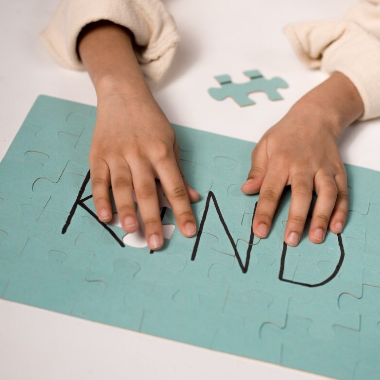 5 Tips to Teach Your Kids to Be Kind